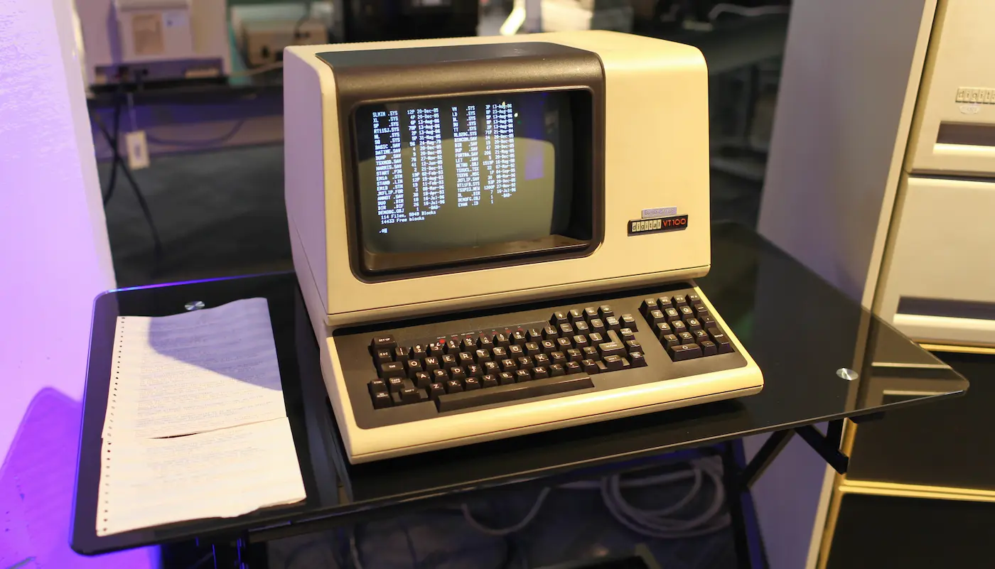 A DEC VT100 terminal